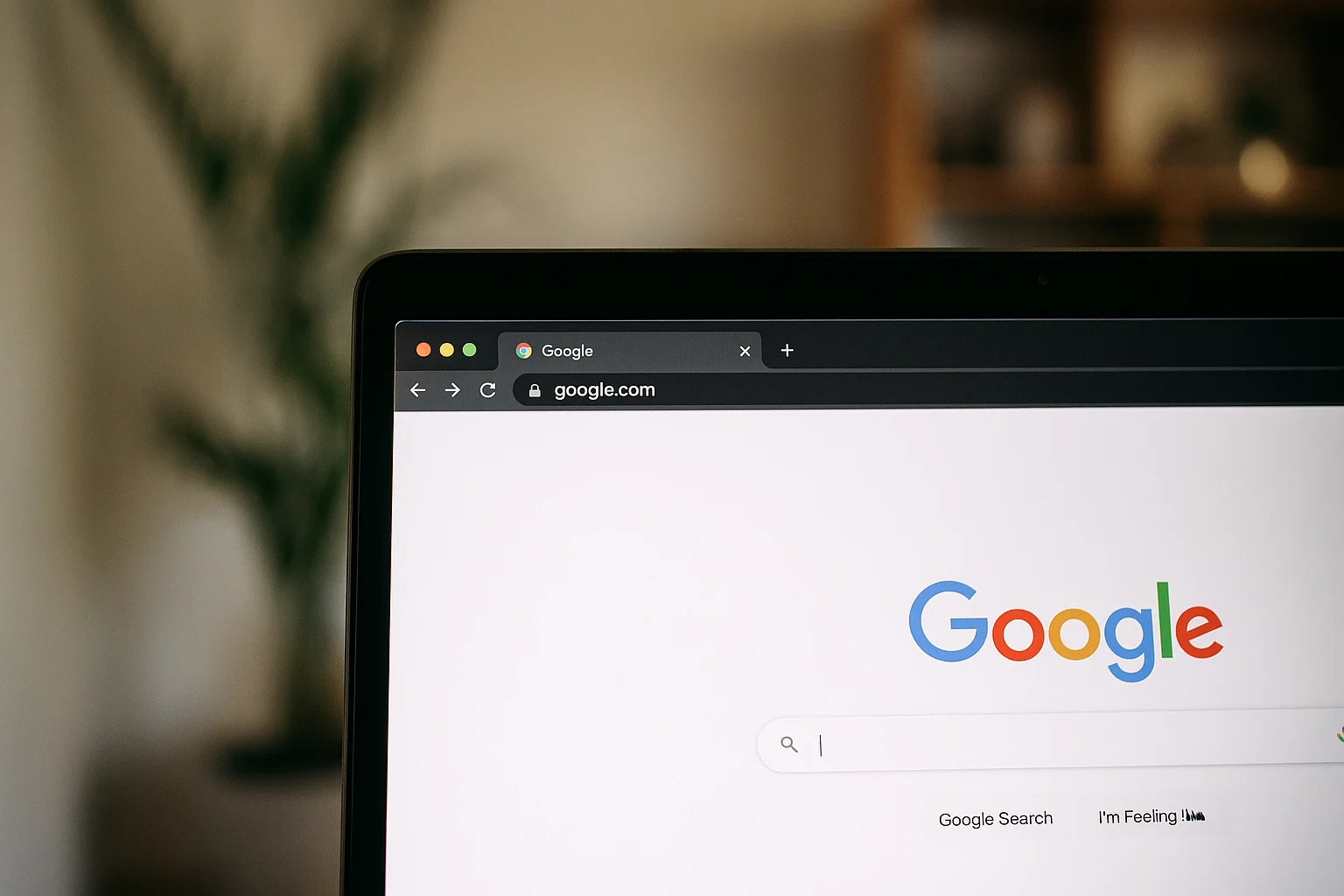 Page d’accueil de Google affichée dans le navigateur Chrome sur ordinateur portable